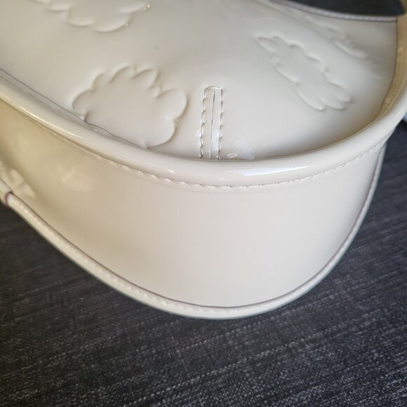 Ergo In Crinkled Patent Coachtopia Leather: Embossed Cloud Print - Picture 3 of 7